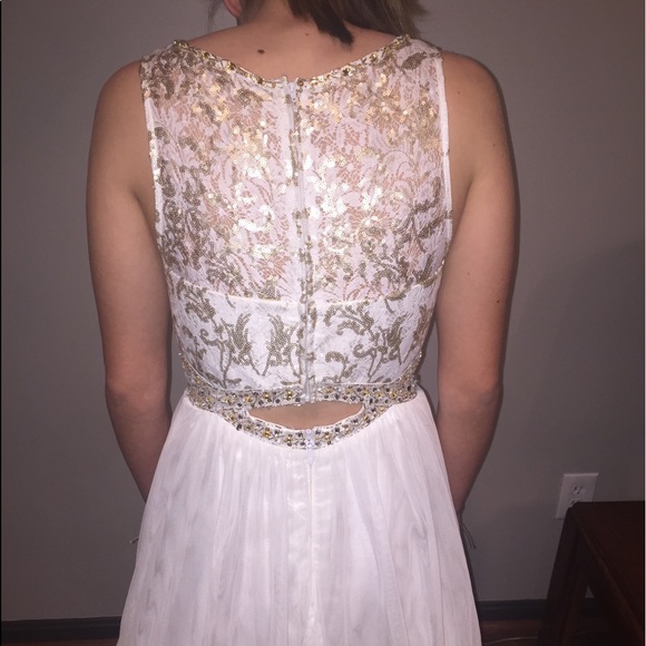 B. Darlin White Long Prom Dress - Picture 3 of 8